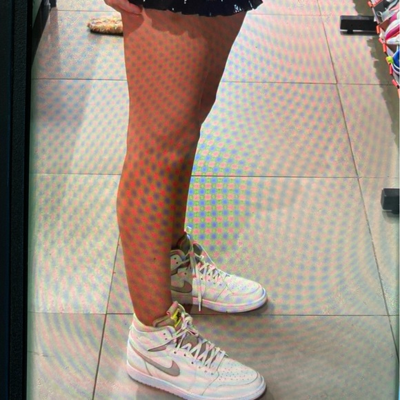 Nike Air Jordans Womens - Picture 4 of 13